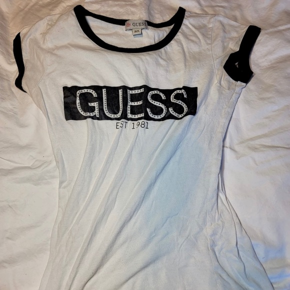 3 for $28 Guess T-Shirts - Picture 3 of 8